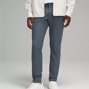 lululemon athletica Men's Chinos in Slate Gray size 32x31